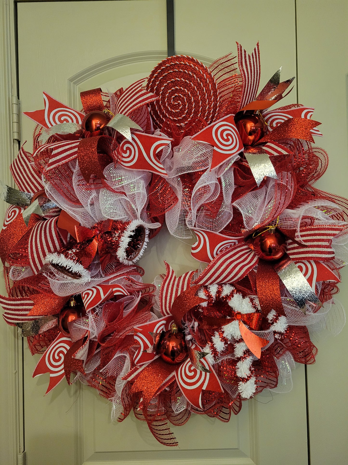 Red and White Christmas Ornament Wreath